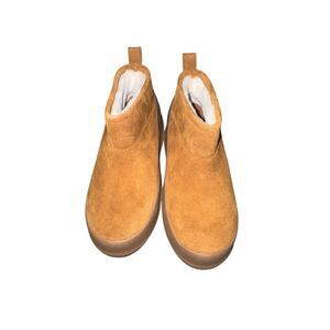 Women’s size 6 Moon Boots- Brown